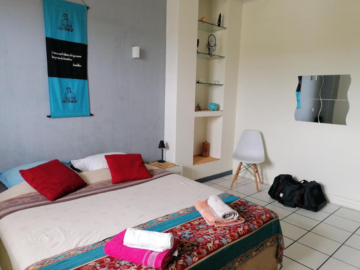 Jolie Chambre Climatisee Avec Balcon Chez L'Habitant Saint Pierre Exterior foto